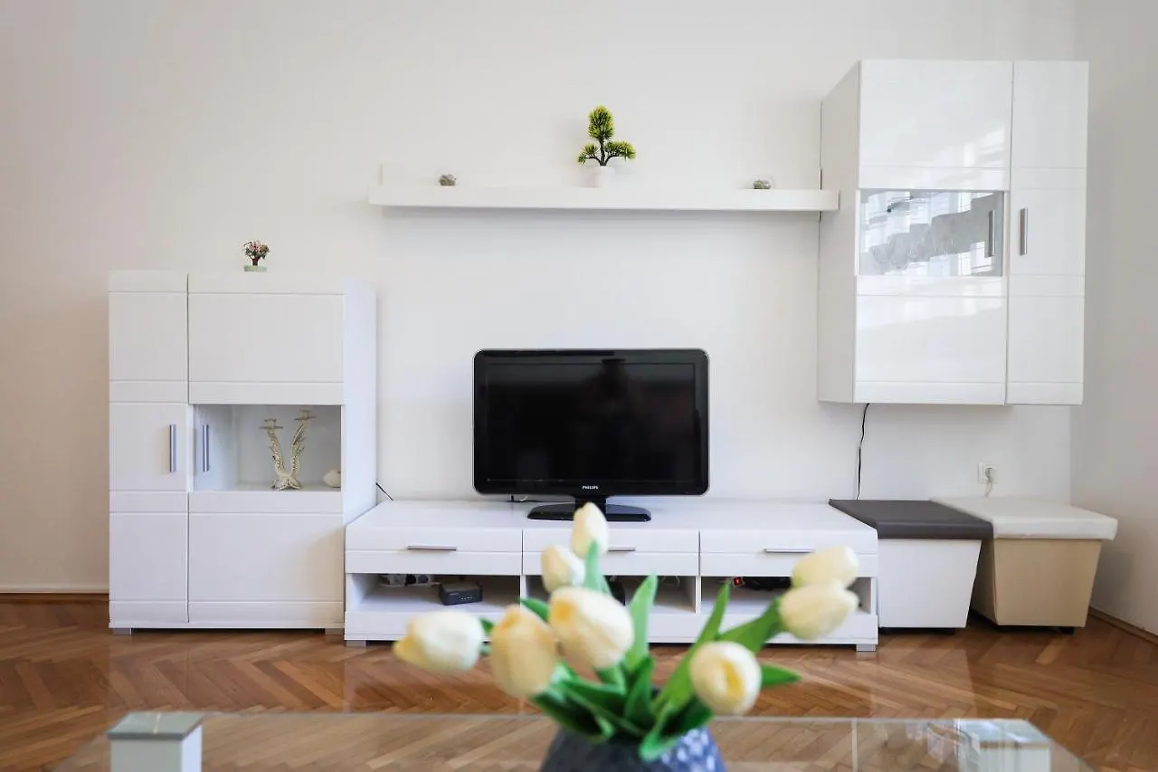 Zara City Center Apartment Croatia