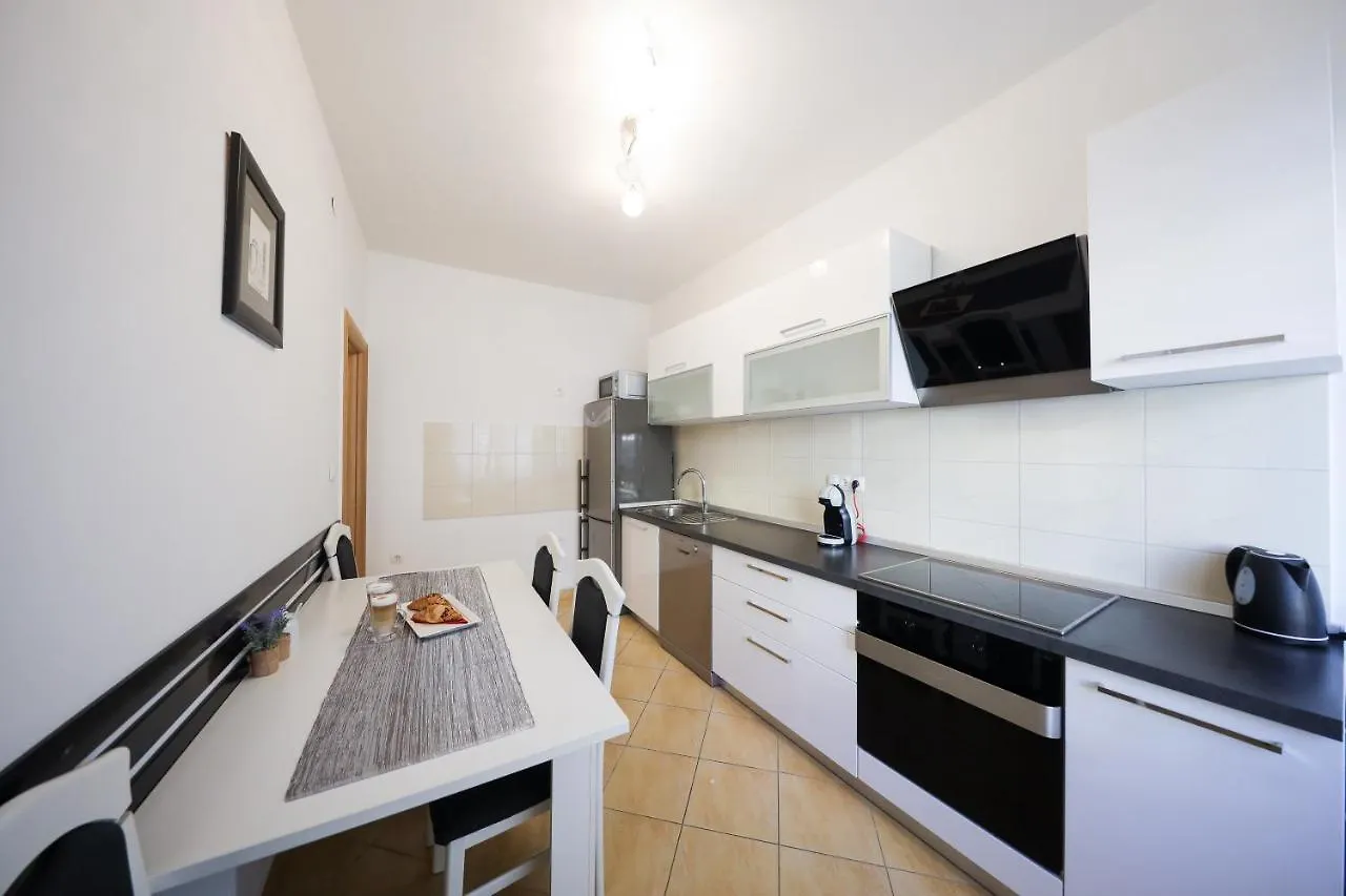 Zara City Center Apartment