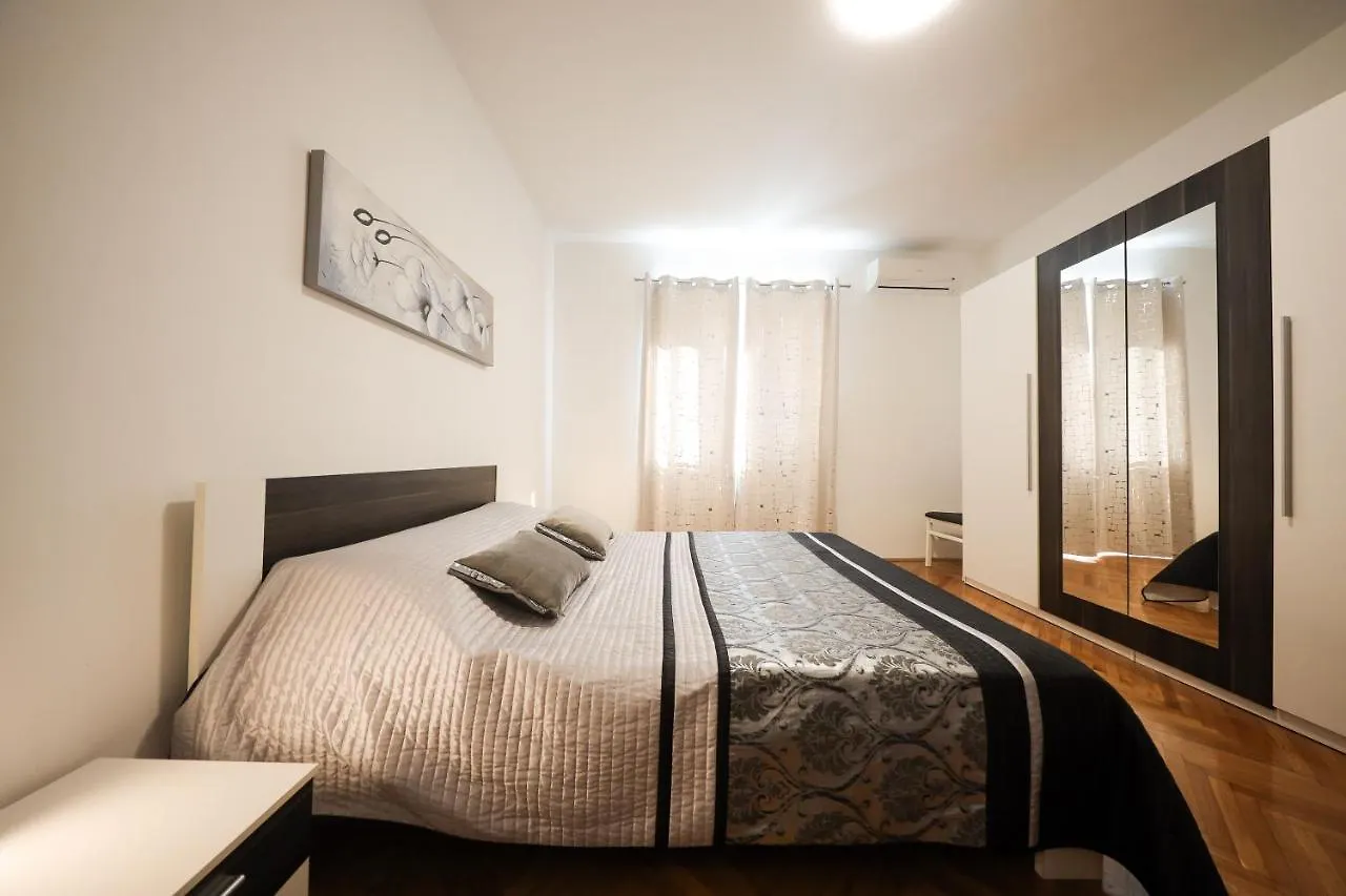 Zara City Center Apartment Croatia