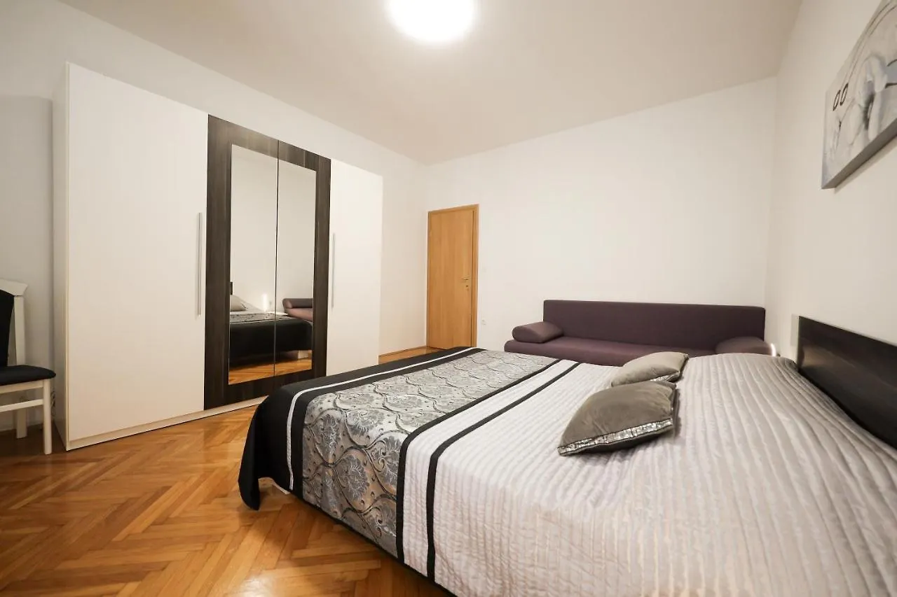 Zara City Center Apartment